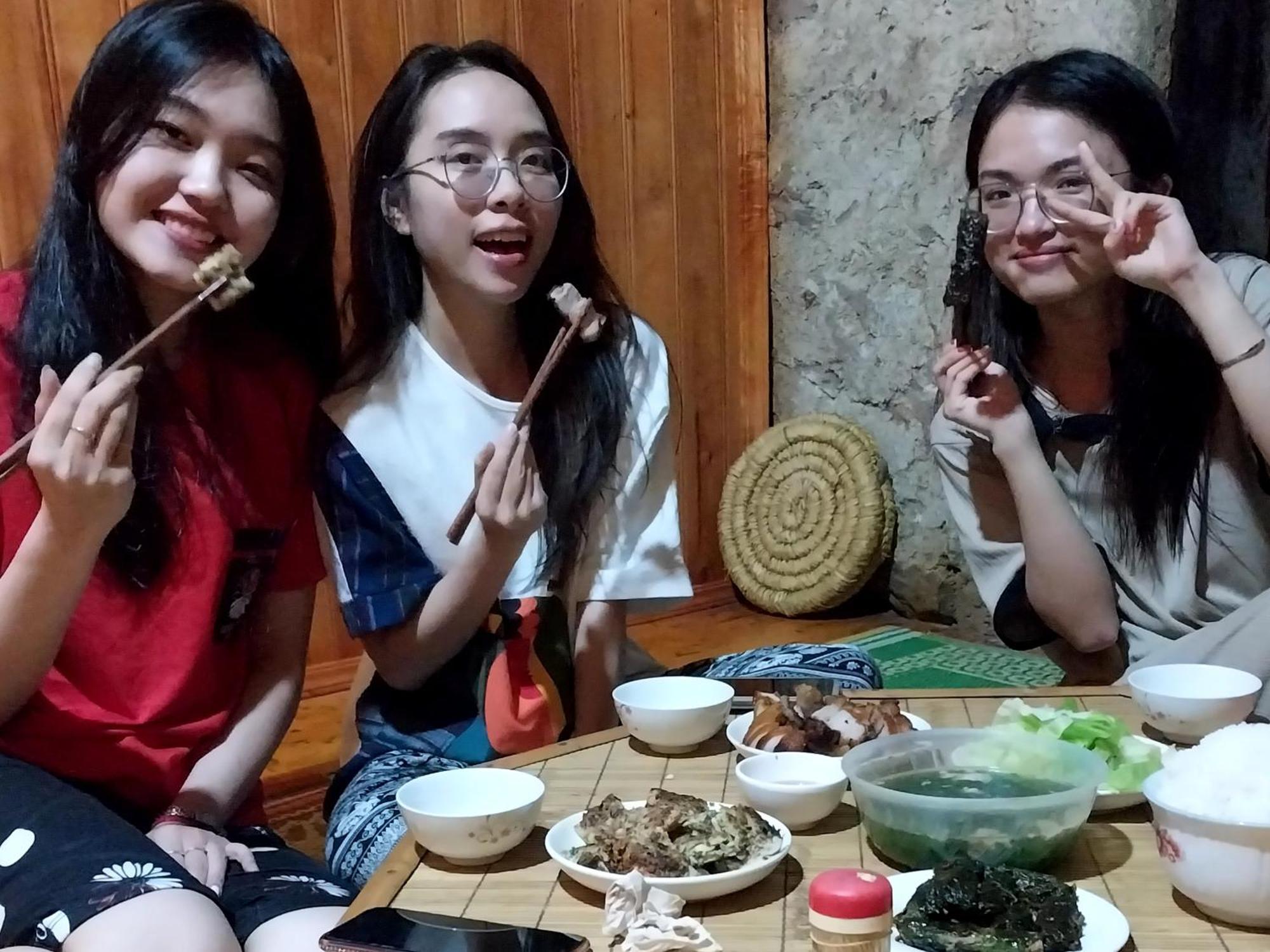 Trieu Hoan Homestay Као Банг Екстериор снимка