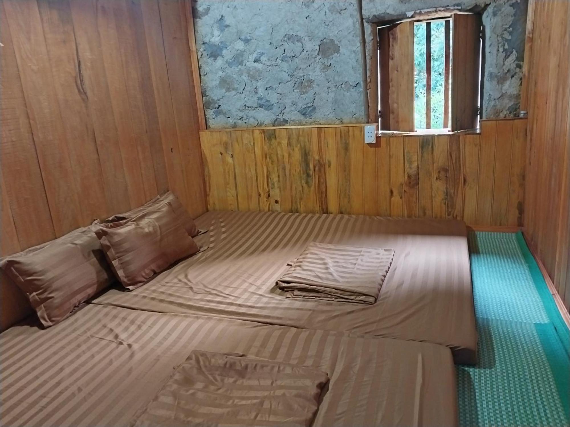 Trieu Hoan Homestay Као Банг Екстериор снимка