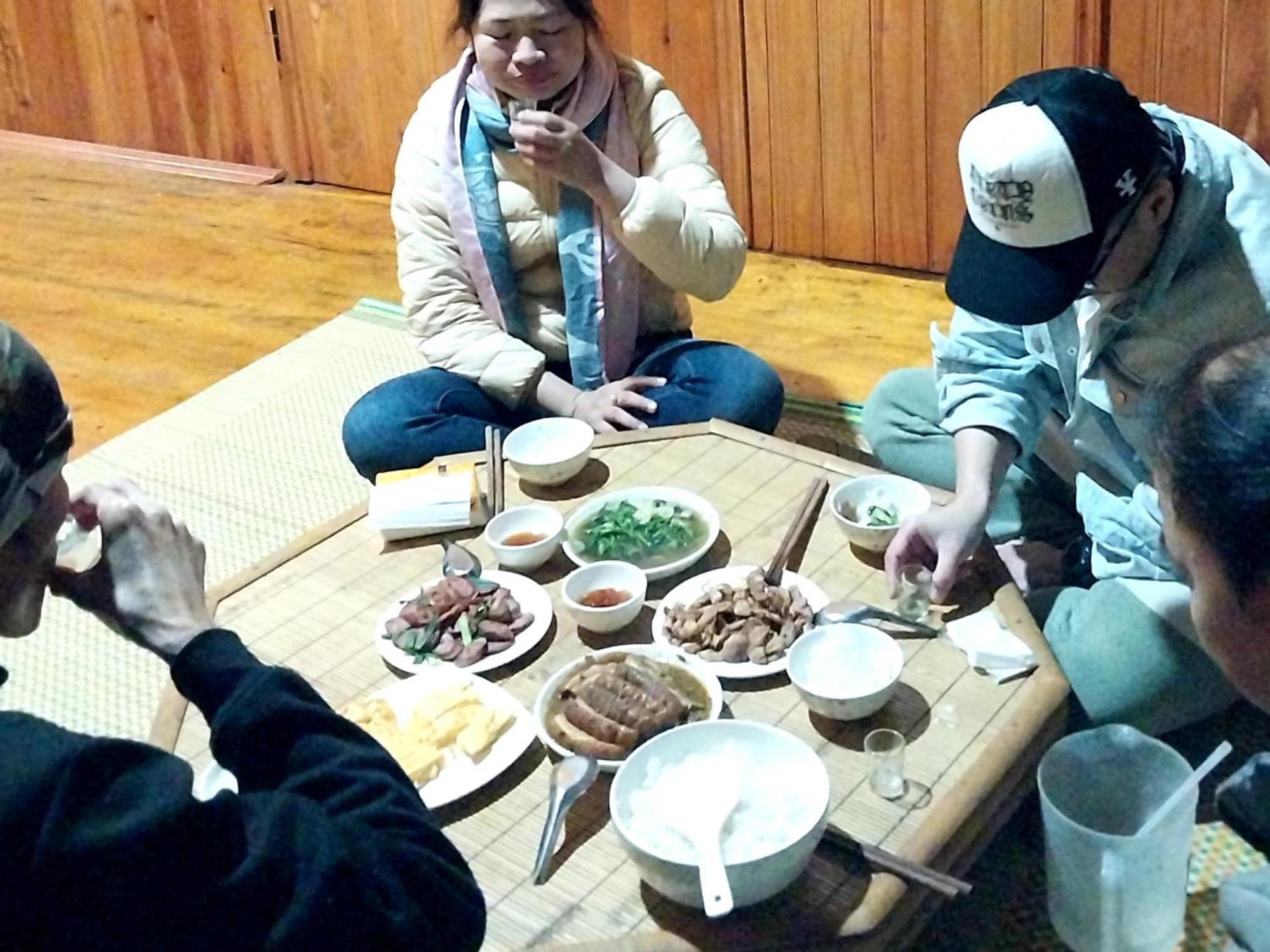 Trieu Hoan Homestay Као Банг Стая снимка