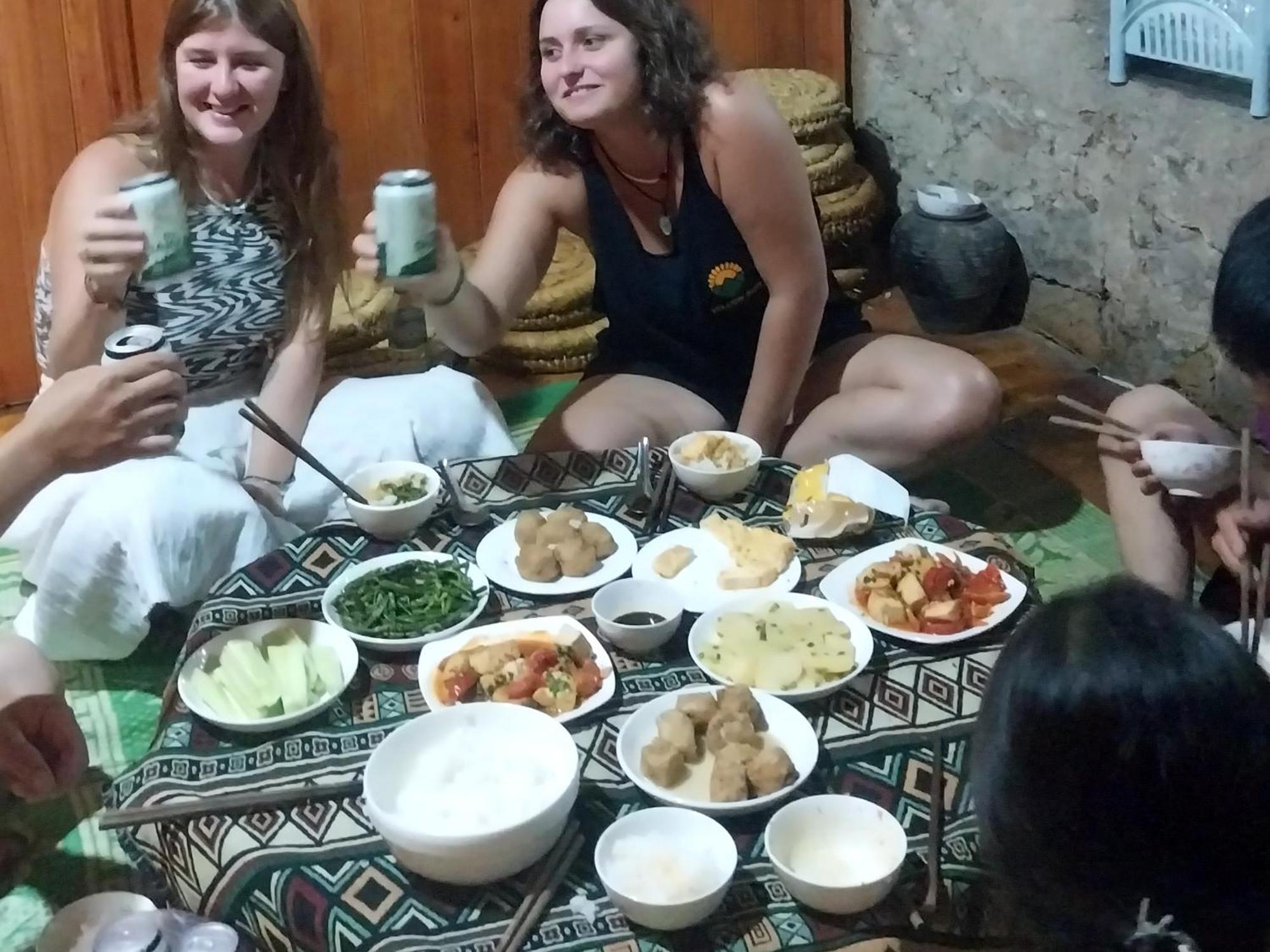 Trieu Hoan Homestay Као Банг Стая снимка